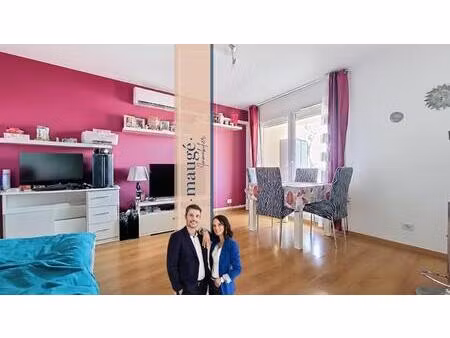 appartement - 1 chambre - place de parking privée en sus - balcon - proche toutes commodit