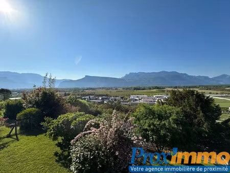 belle villa familiale sur les hauteurs avec vue panoramique et piscine !