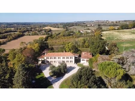 ensemble immobilier avec terres