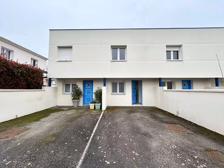 buxerolles - t1 bis avec jardinet et parking