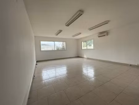 location bureau 1 pièce 47 m² à mouans-sartoux (06370)