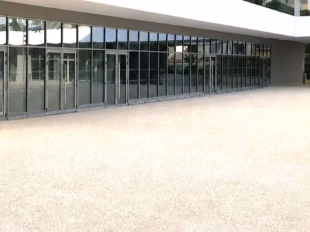 location commerce 1 pièce 144 m² à saint-laurent-du-var (06700)