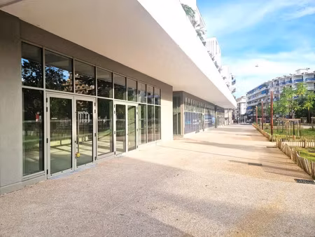 location commerce 1 pièce 85 m² à saint-laurent-du-var (06700)