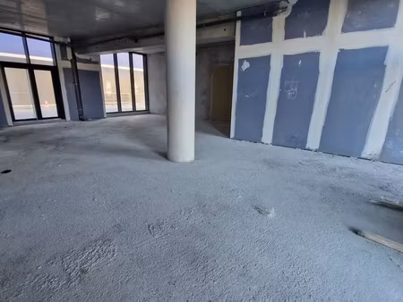 location commerce 1 pièce 50 m² à nice (06200)