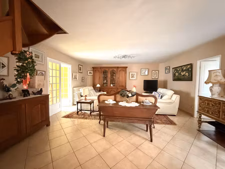 grande maison familiale à champigny-sur-yonne