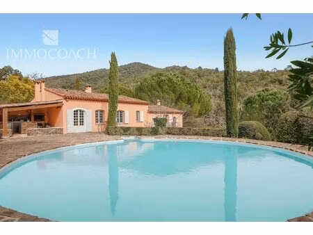 authentique bastide dans un parc bucolique