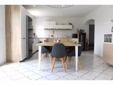 pavillon moderne de 190 m² 4 chambres