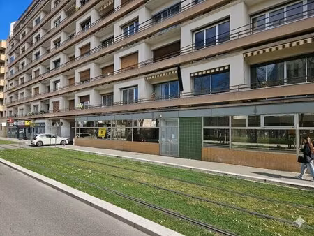 location local commercial 193m² grenoble 38100