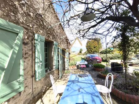 maison en pierre au calme avec magnifique vue + atelier d'artistes et garage indépendant