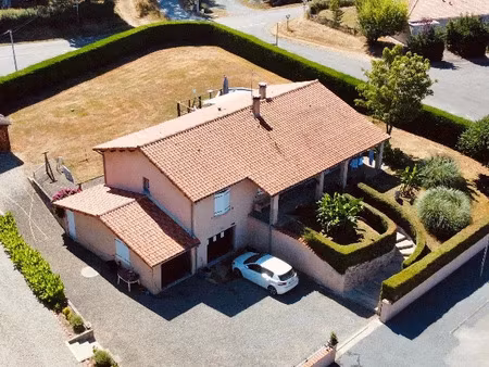 vente maison 7 pièces 188 m² chabrac (16150)