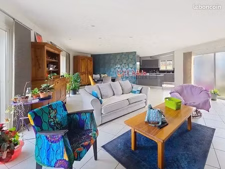 maison 9 pièces 260 m²