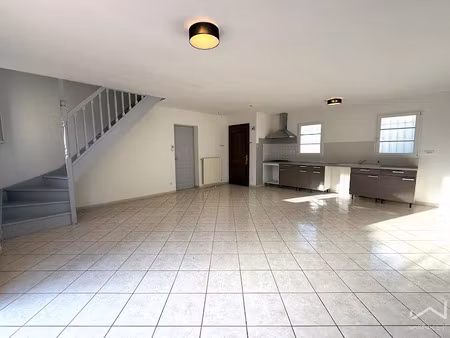vente maison 4 pièces 90.19 m² à mondragon (84430)  229 500 €