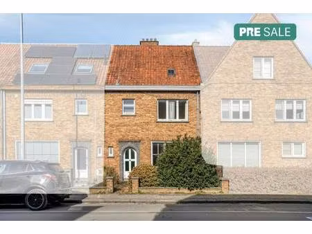 te renoveren huis met tuin  uitweg en garage in rumbeke