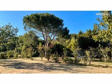 très beau terrain à bâtir proche centre