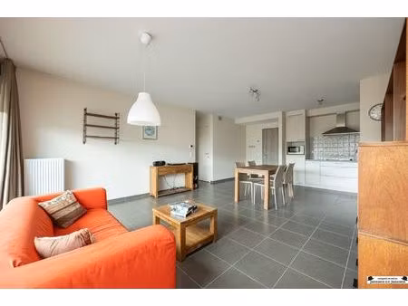 instapklaar 1-slaapkamerappartement met groot terras in hartje brasschaat