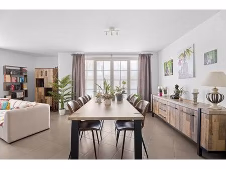 lichtrijk en instapklaar wonen in hartje wakken.