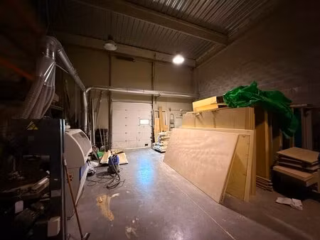 entrepot et bureaux à vendre