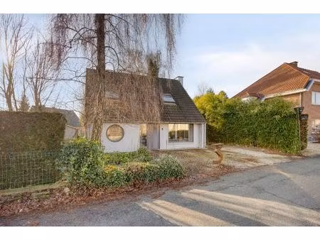 charmante woning met zuidgerichte tuin op rustige ligging