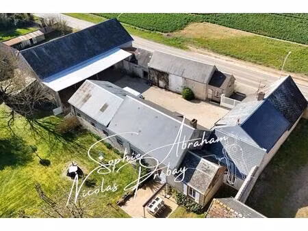 corps de ferme avec nombreuses dépendances. fort potentiel !