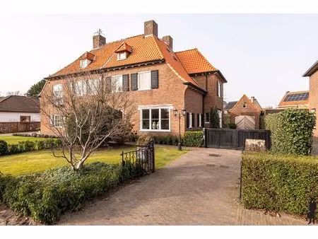 karakteristieke  luxueuze woning op top locatie te hoogstraten.