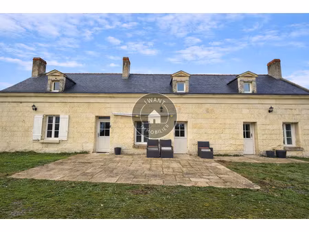 exceptionnelle longère et son étang sur 3 hectares