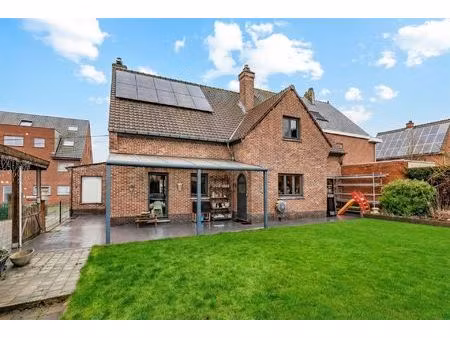 zeer ruime halfopen bebouwing nabij de durme