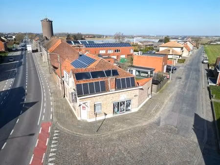 passendale – ruime hoekwoning met tuin  poolhouse en praktijkruimte