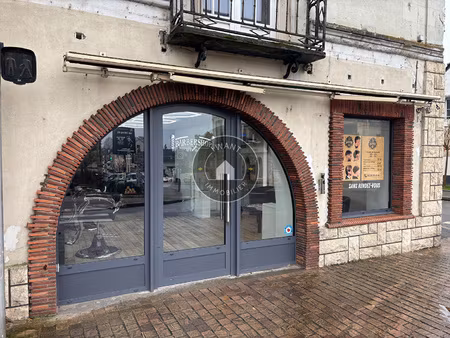 local commercial gennes val de loire 35 m2