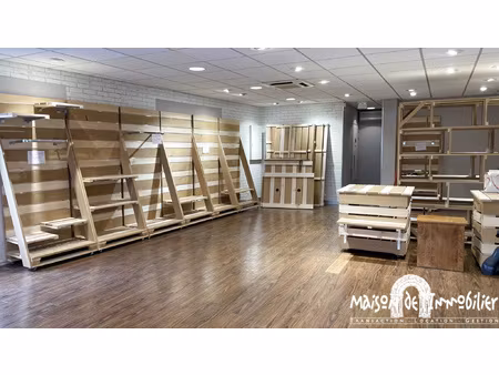 a louer en hypercentre de cognac - local commercial en zone