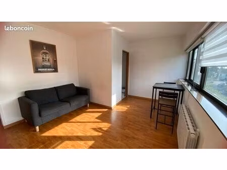 studio garches près des commerces