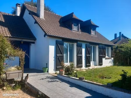 charmante maison traditionnelle avec double garage