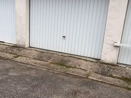 box bretigny près de la gare