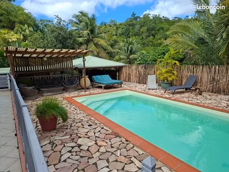 charmant f2 meublée avec piscine