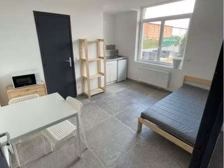 loue studio lumineux 16m2