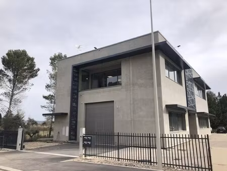 location local professionnel 215m² gardanne 13120