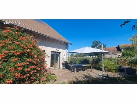 maison rénovée 204 m² – 4 ch – écologique (solaire + bois/granulés) – terrasse sud