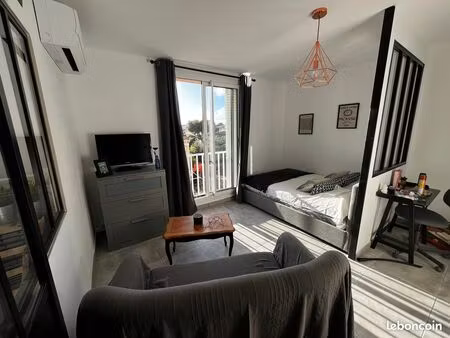 t1 rénové + balcon + cellier + parking