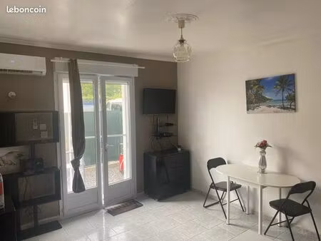 loue studio meublé avec terrasse clim parking cuisine séparée