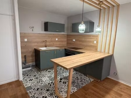 t2 48 m² entièrement rénové – balcon – parking – à 100 m de la plage