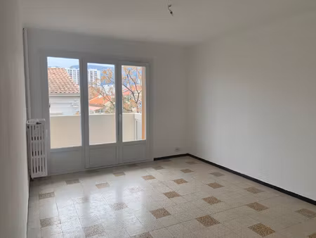 location appartement 2 pièces 39m² toulon 83000