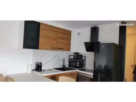 t2 meublé neuf avec balcon  parking privé et internet inclus : dispo immédiatement