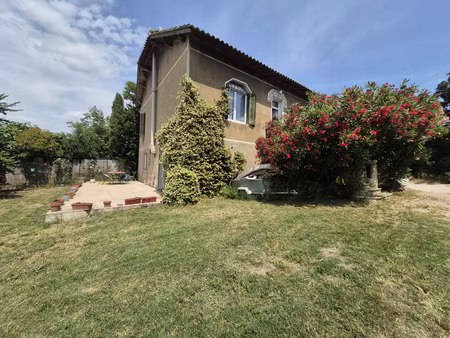 eyragues (13630) - maison + appartement sur beau terrain de 965 m2
