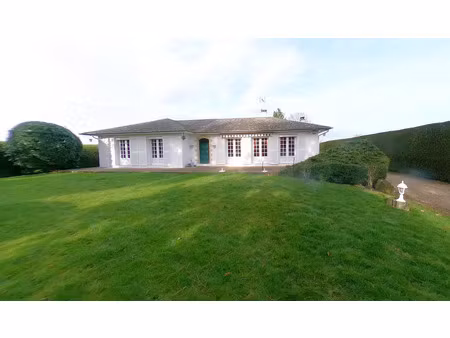 maison familiale de 160 m² avec dépendances sur 2 000 m² de terrain – parville