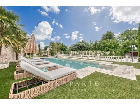 maison familiale de 280m2 refaite à neuf avec piscine