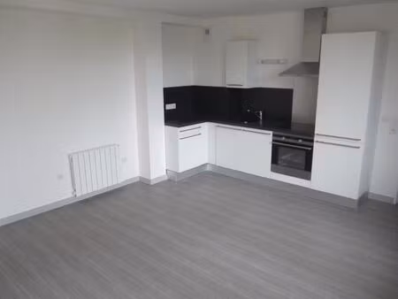 hyper centre appartement evreux 2 pièces de 48 m² avec parking et cave