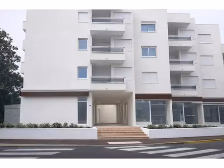 vente commerce 1 pièce 37 m² les mathes (17570)