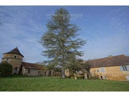 belle propriété à rénover  sur 6 4ha