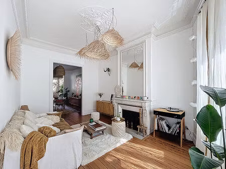 **à louer : maison bourgeoise aux belles prestations ** - st genes