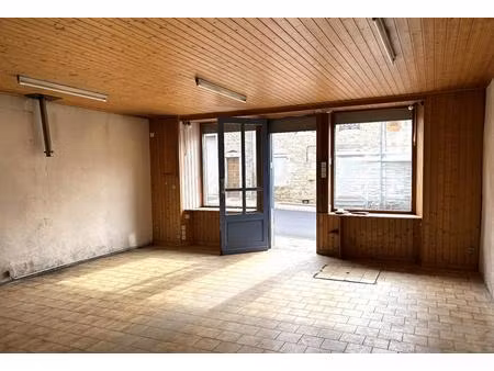 saint anthème 63660 immeuble sur trois niveaux plus combles 180 m²