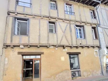 a louer appartement t1 meuble - centre ville de sainte foy la grande